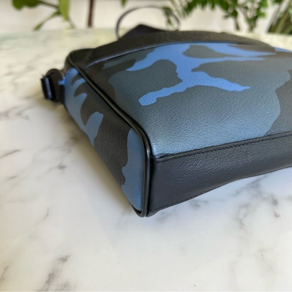 COACH CHARLES CAMERA BAG WITH CAMO PRINT F29052 Dusk Blue Black Multi Crossbody - Picture 7 of 16